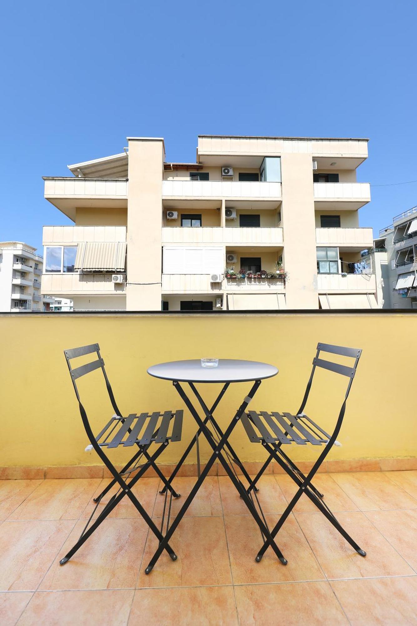Sunny Side Apartments Влёра Экстерьер фото